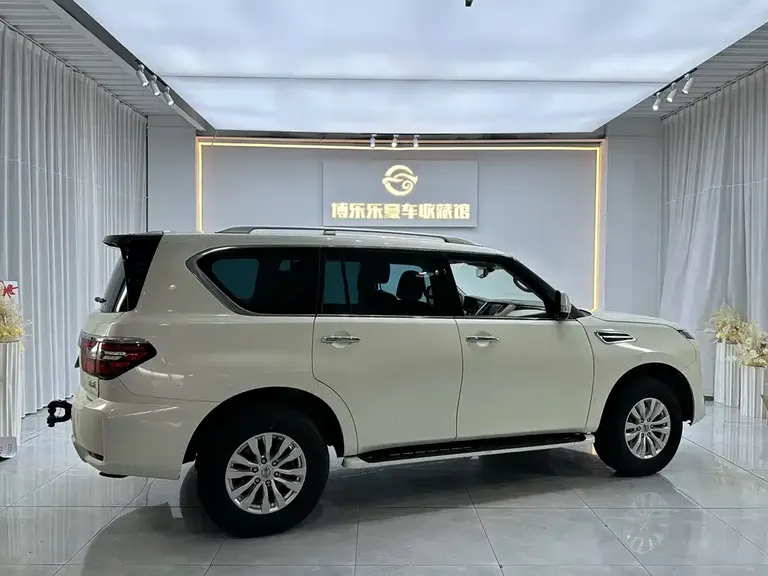 Nissan Patrol 4.0 L Flagship