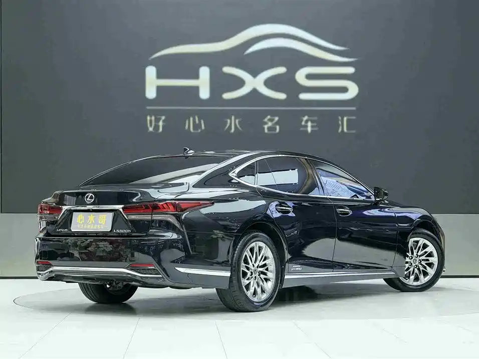 Lexus LS 500 h Luxury