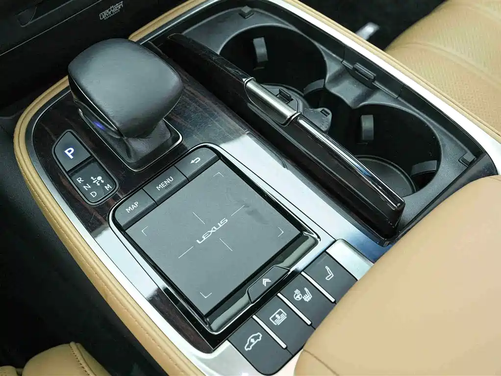 Lexus LS 500 h Luxury