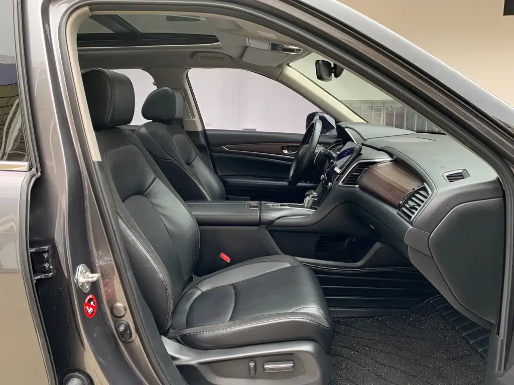 Avancier 240 TURBO 2 WD Premium