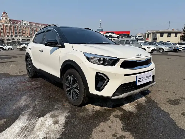 Kia Stonic 1.4 L CVT Fun Enjoyment Sunroof