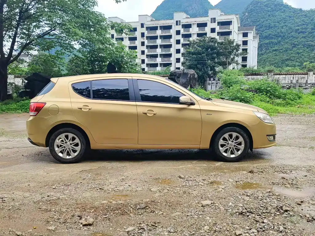 Baojun 610 宝骏610 2014款 1.5 L 手动舒适型