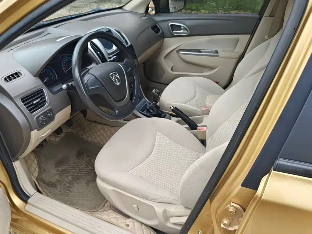Baojun 610 宝骏610 2014款 1.5 L 手动舒适型