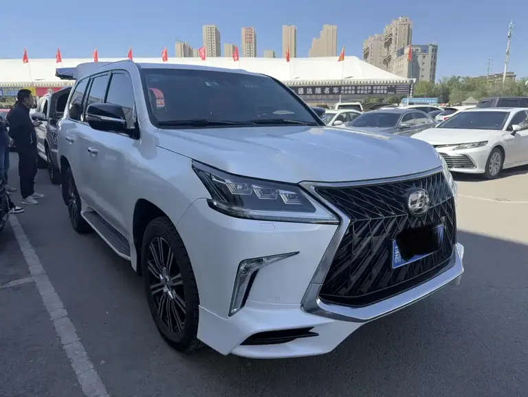 Lexus LX 570 Peak Special Edition