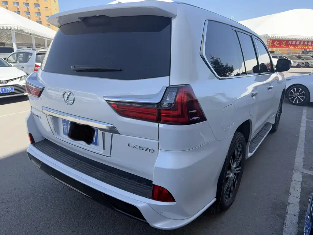 Lexus LX 570 Peak Special Edition