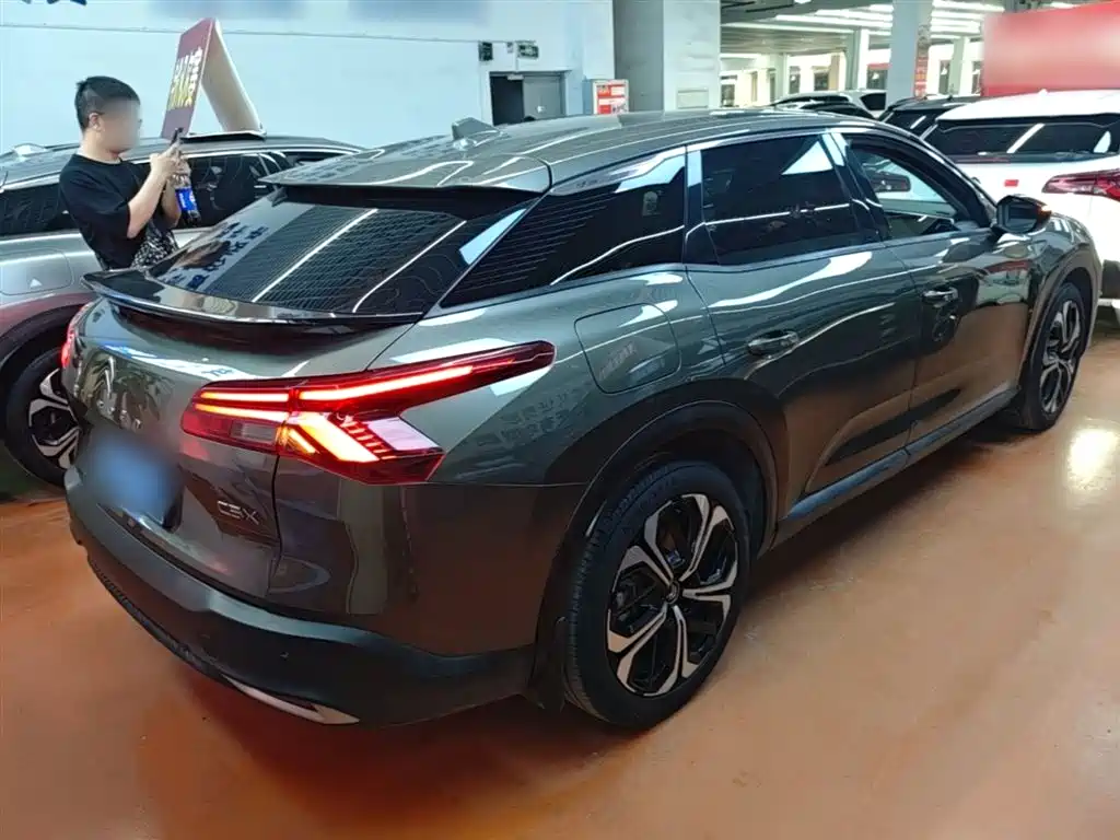 C5 X 凡尔赛C5 X 2021款 1.6 T 耀不凡