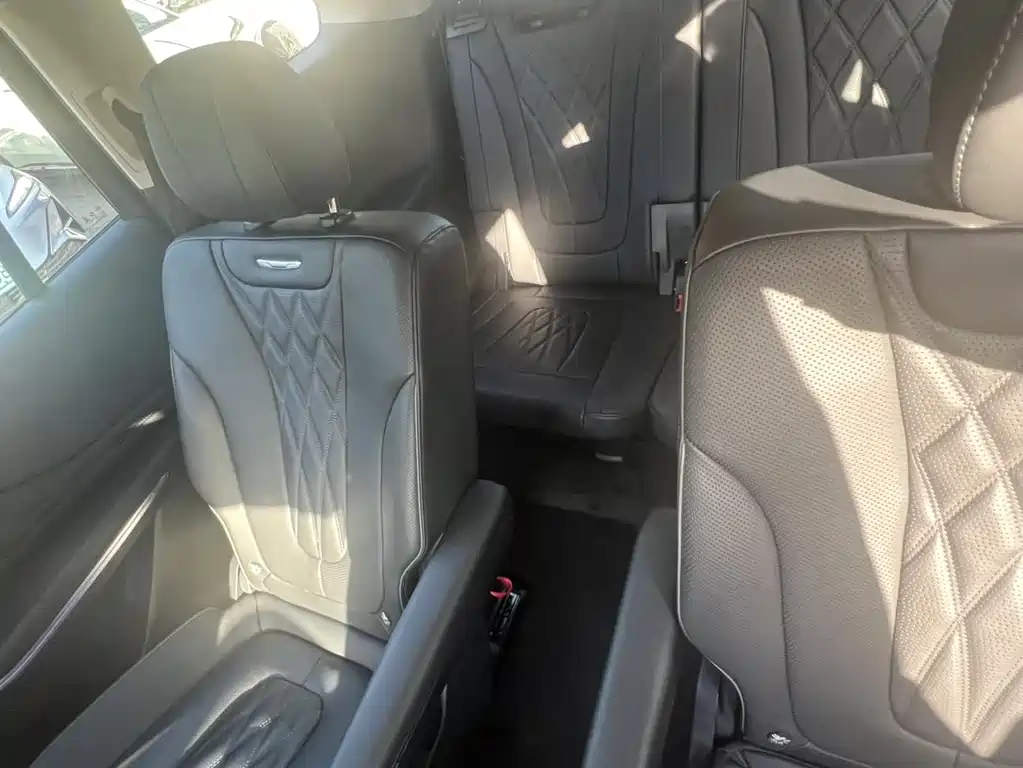 Hongqi HS7 PHEV 红旗HS7 PHEV 2025款 2.0 T PHEV 四驱200万辆纪念版 6座