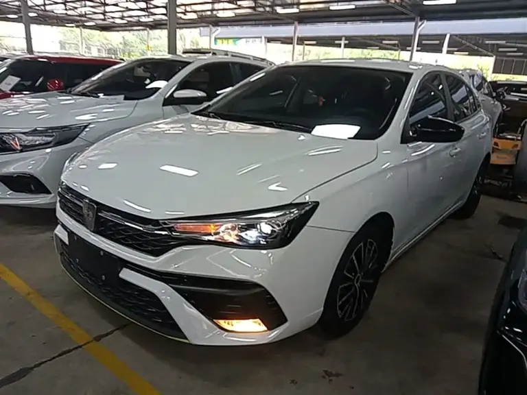Roewe i5 1.5 L CVT Platinum