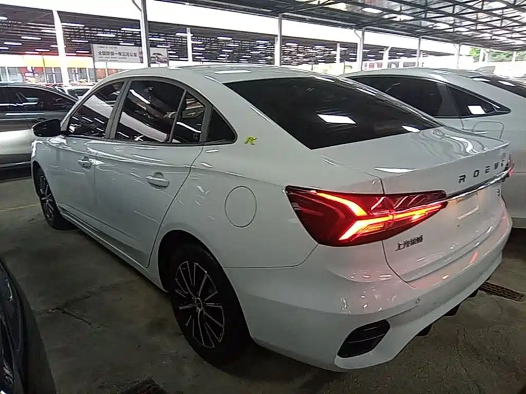 Roewe i5 1.5 L CVT Platinum