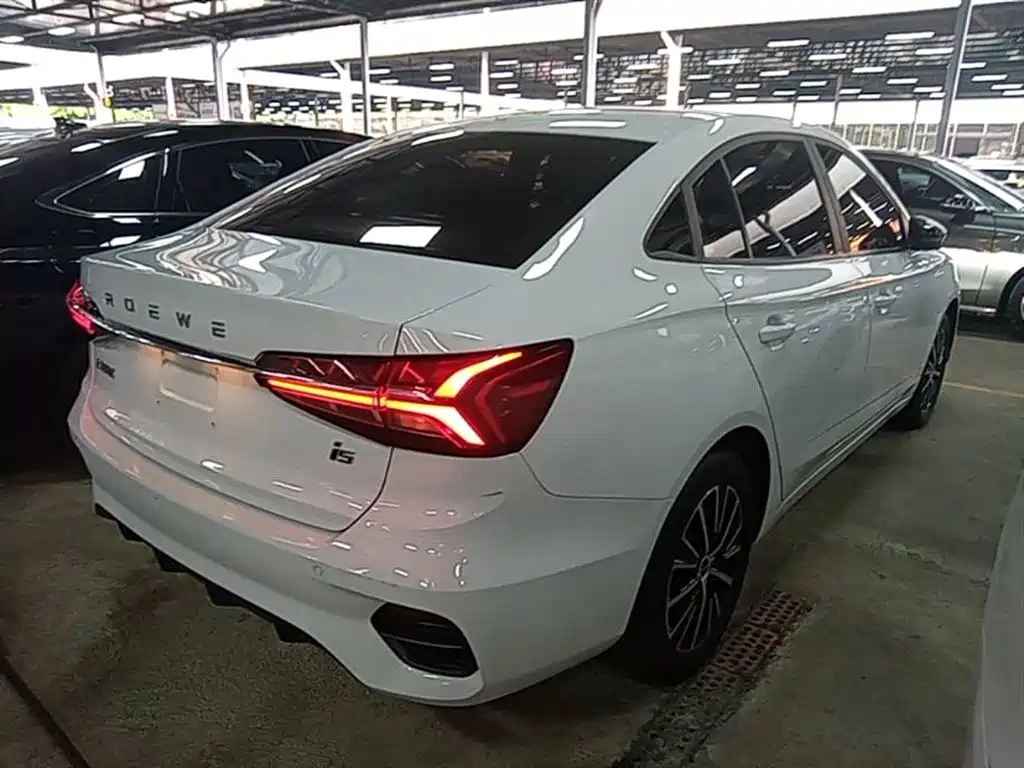 Roewe i5 1.5 L CVT Platinum