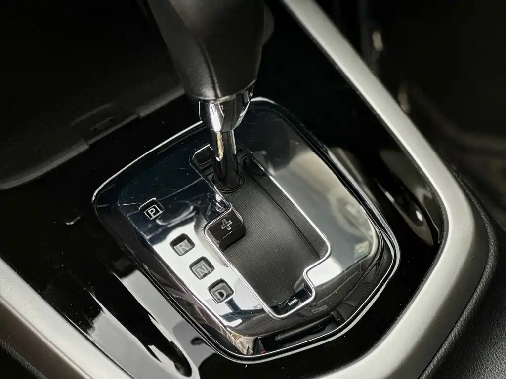 Terra 2.5 L XL Upper 4 WD Auto 4 WD Luxury