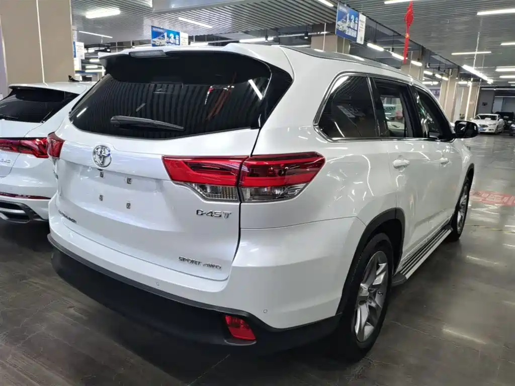 Highlander 2.0 T 4 WD Luxury 7-seat CN-VI