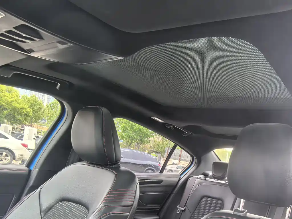 Focus Sedan EcoBoost 180 Auto ST Line