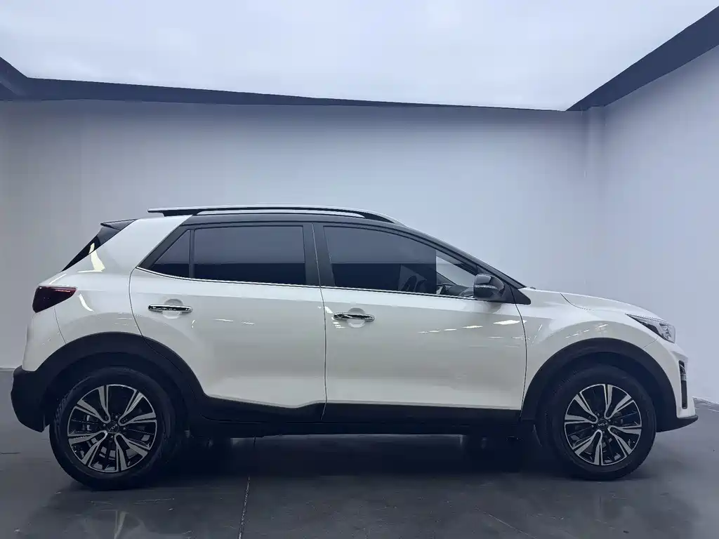 Stonic 1.4 L CVT Sunroof