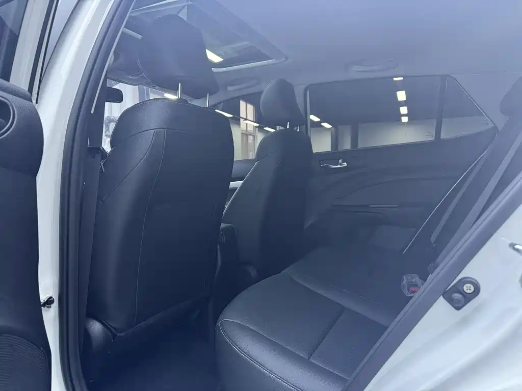 Stonic 1.4 L CVT Sunroof