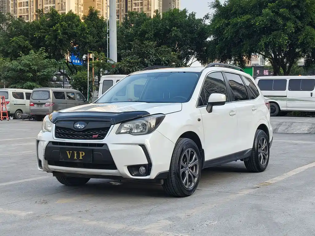 Forester 2.0 i Auto Luxury Navigation