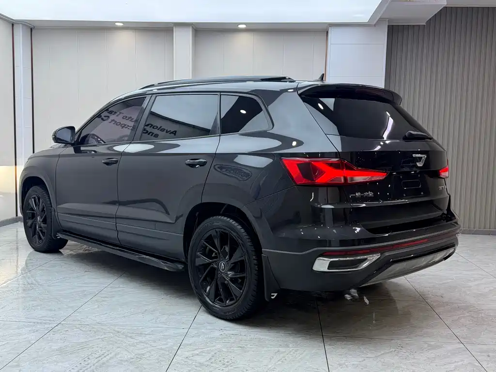 Jetta VS7 Black Sharp 1.4 T Auto Joy Pro