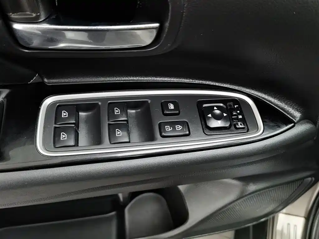 Outlander 2.4 L 4 WD Enjoyment 5-seat