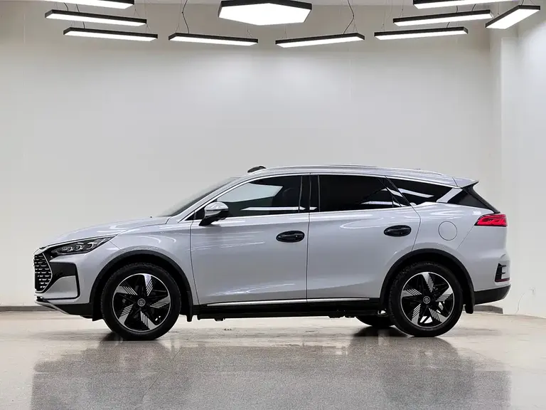 BYD Tang NEV DM-i Glory 112 KM Honored
