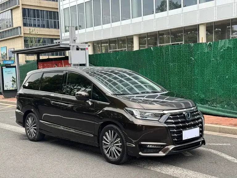 Honda Elysion 2.0 L e:HEV Supreme