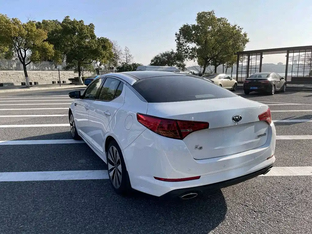 Kia K5 起亚K5 2012款 2.0 L 自动Premium