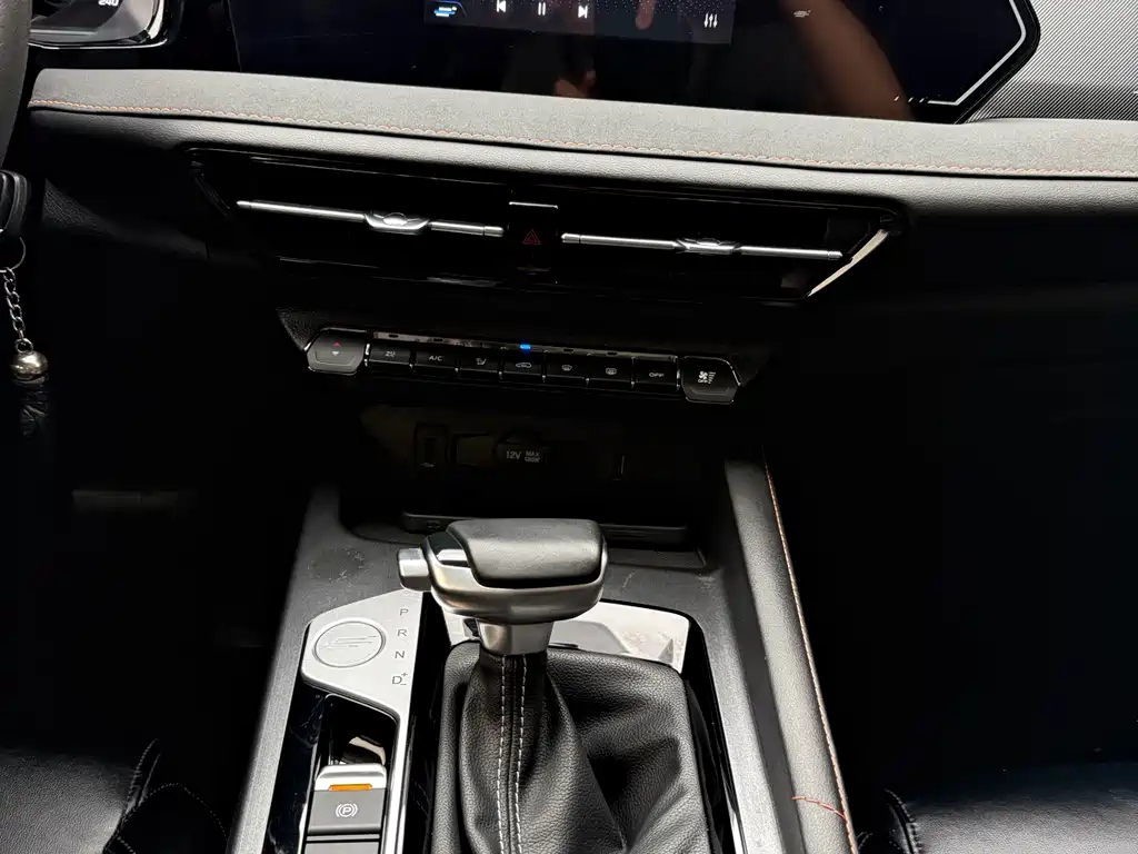 Changan Oshan X7 PLUS 1.5 T Blue Whale Auto Luxury