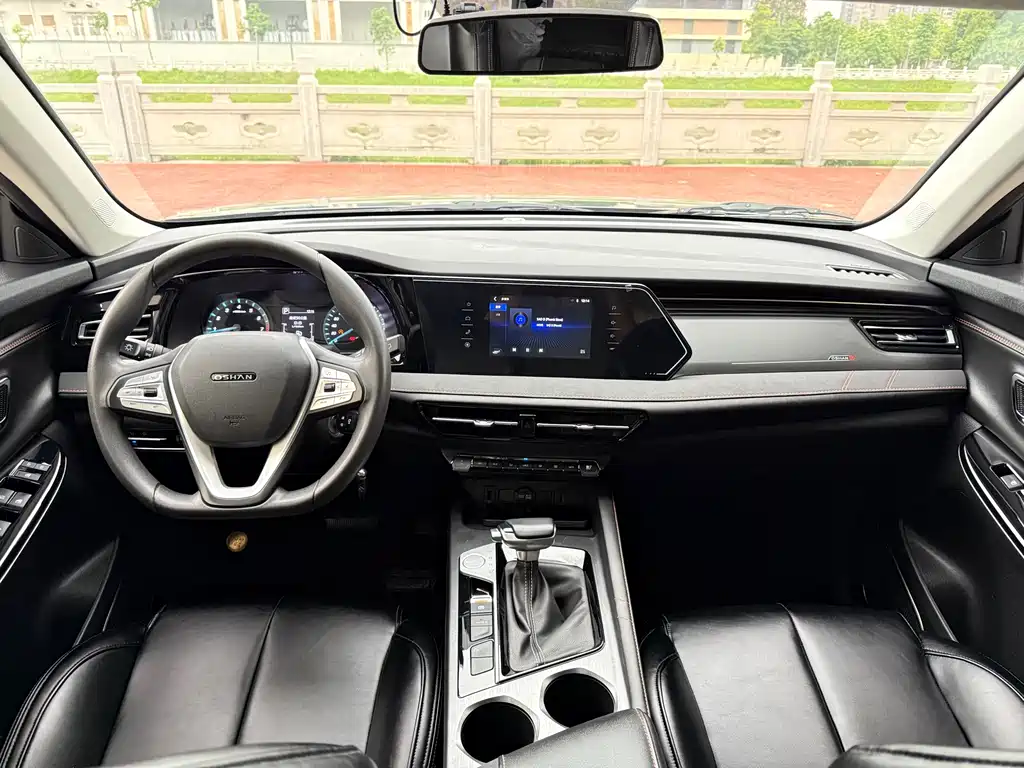 Changan Oshan X7 PLUS 1.5 T Blue Whale Auto Luxury
