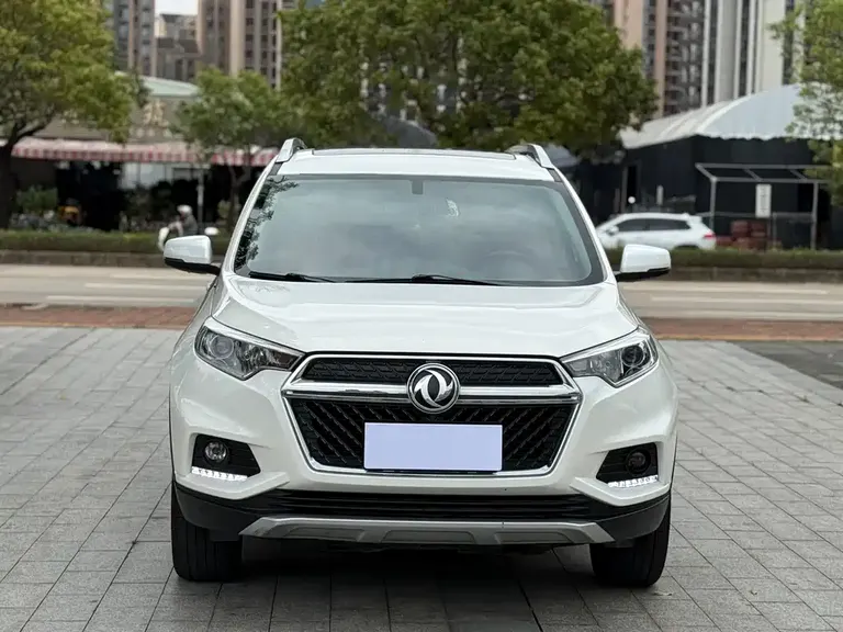 Dongfeng Fengdu MX5 2.0 L Auto Flagship