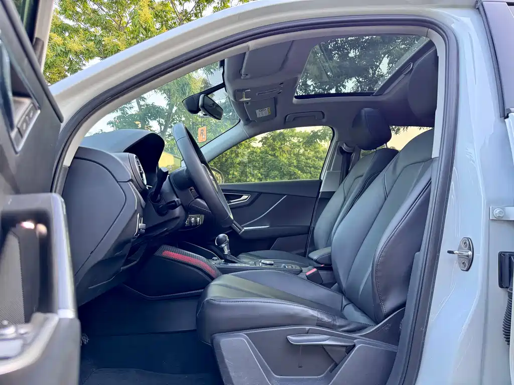 Audi Q2 L 35 TFSI Launch Exclusive CN-VI