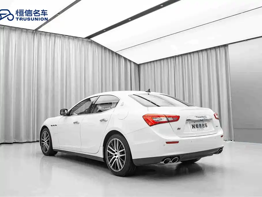 Ghibli 3.0 T Standard