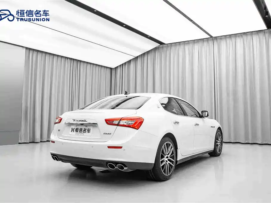 Ghibli 3.0 T Standard
