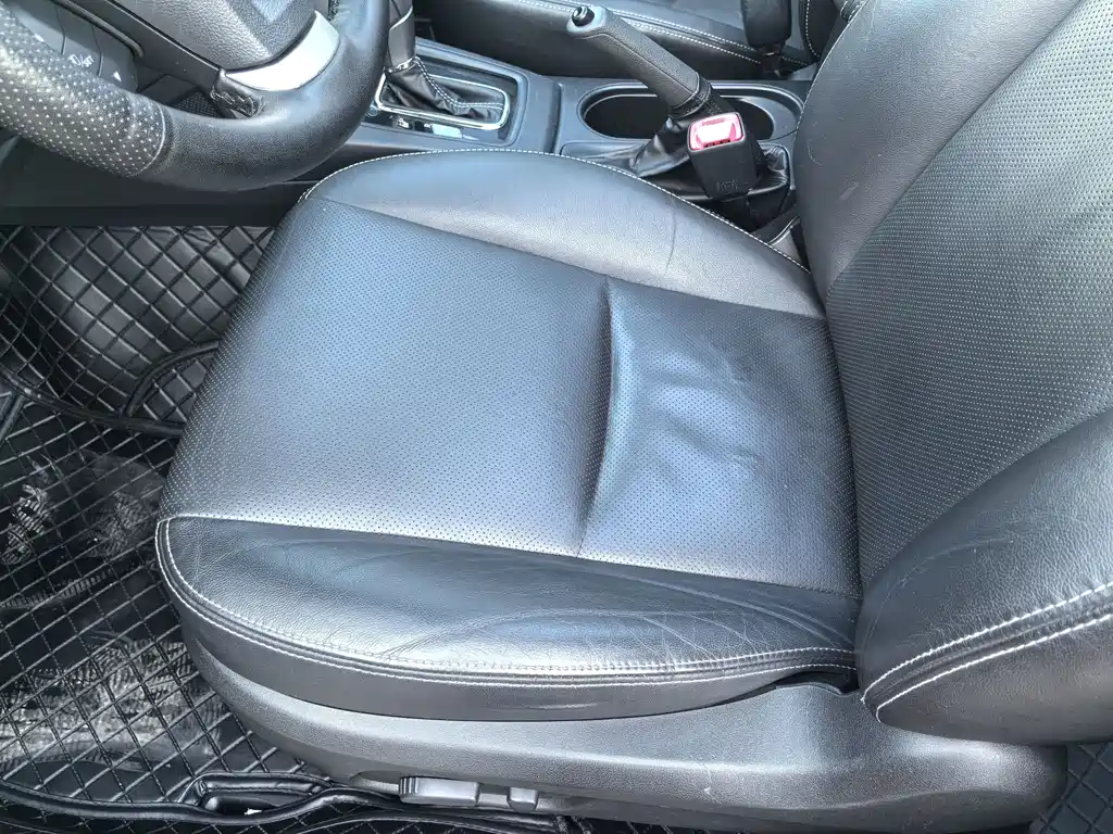 Forester 森林人 2015款 2.5 i 特装纪念版