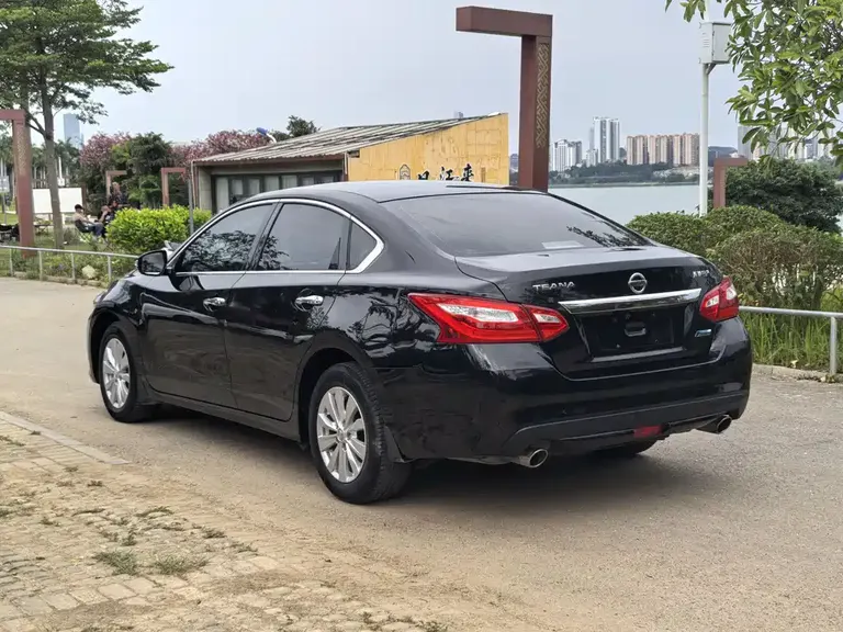 Nissan Teana Facelift 2.0 L XL Comfort