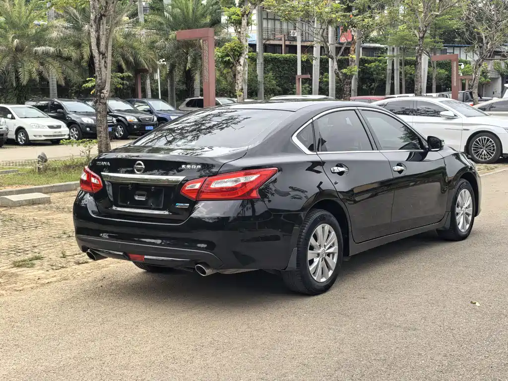 Teana Facelift 2.0 L XL Comfort