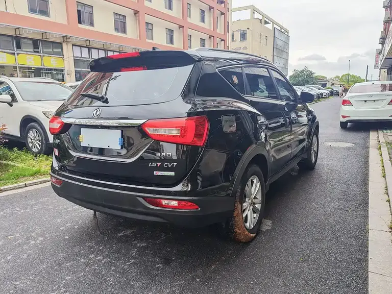 Dongfeng Fengguang 580 Facelift 1.5 T CVT Comfort