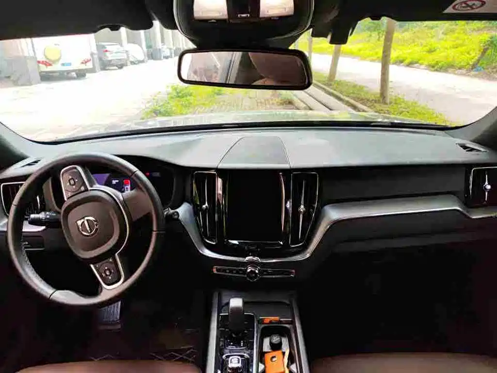 Volvo XC60 B5 4 WD Smart Ease Luxury