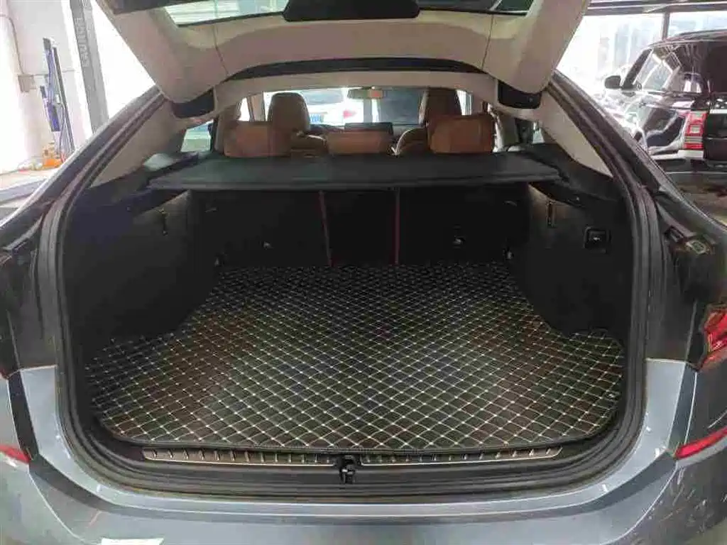 BMW 6 Series GT 630 i Luxury Design Package