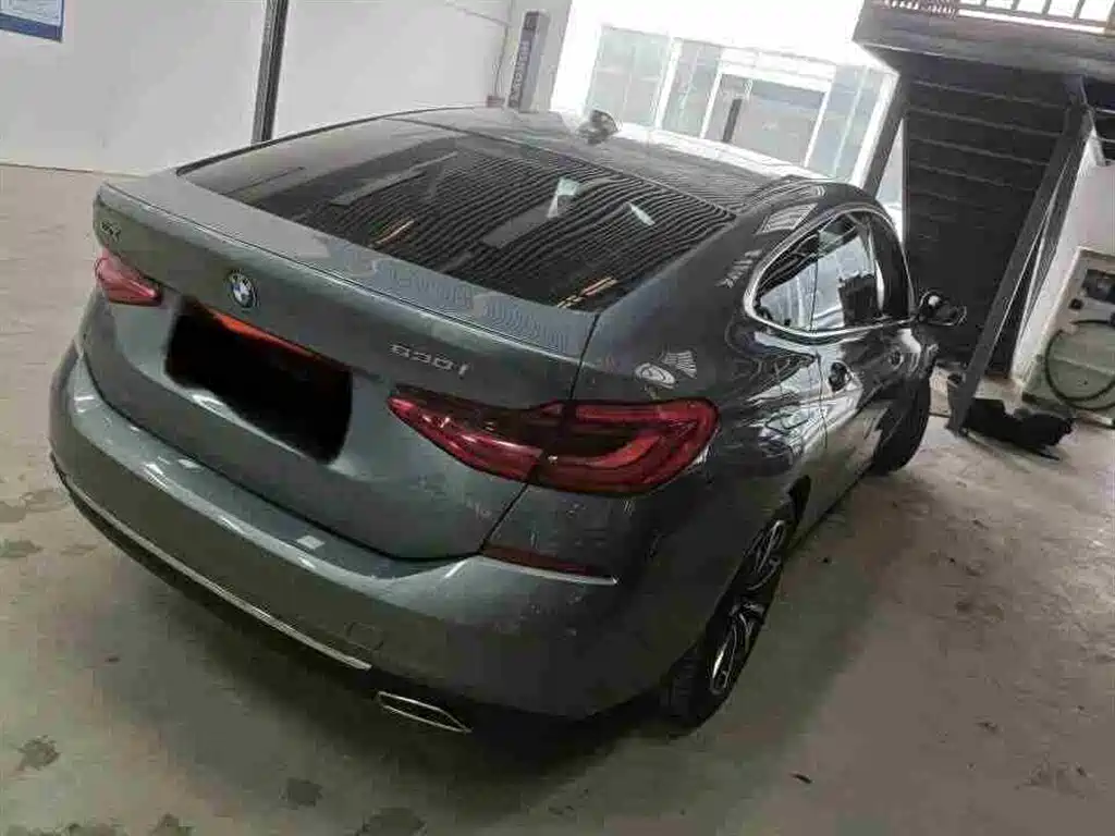 BMW 6 Series GT 630 i Luxury Design Package