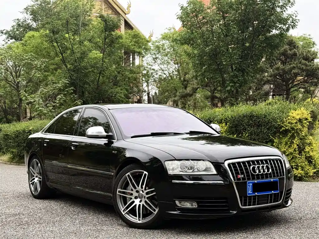 Audi S8 S8 5.2 FSI quattro
