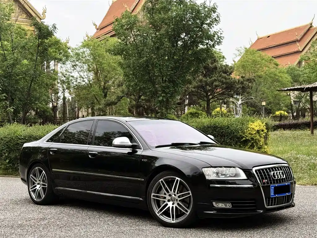 Audi S8 S8 5.2 FSI quattro