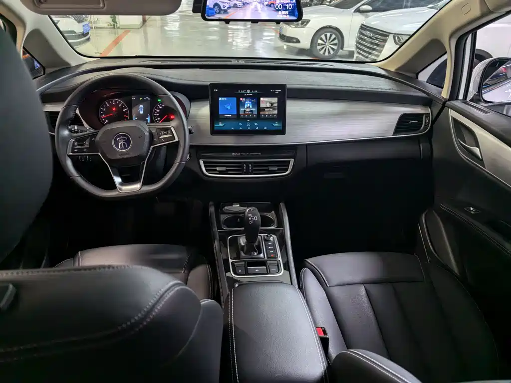 Song MAX Upgraded 1.5 T Auto Luxury 6-seat