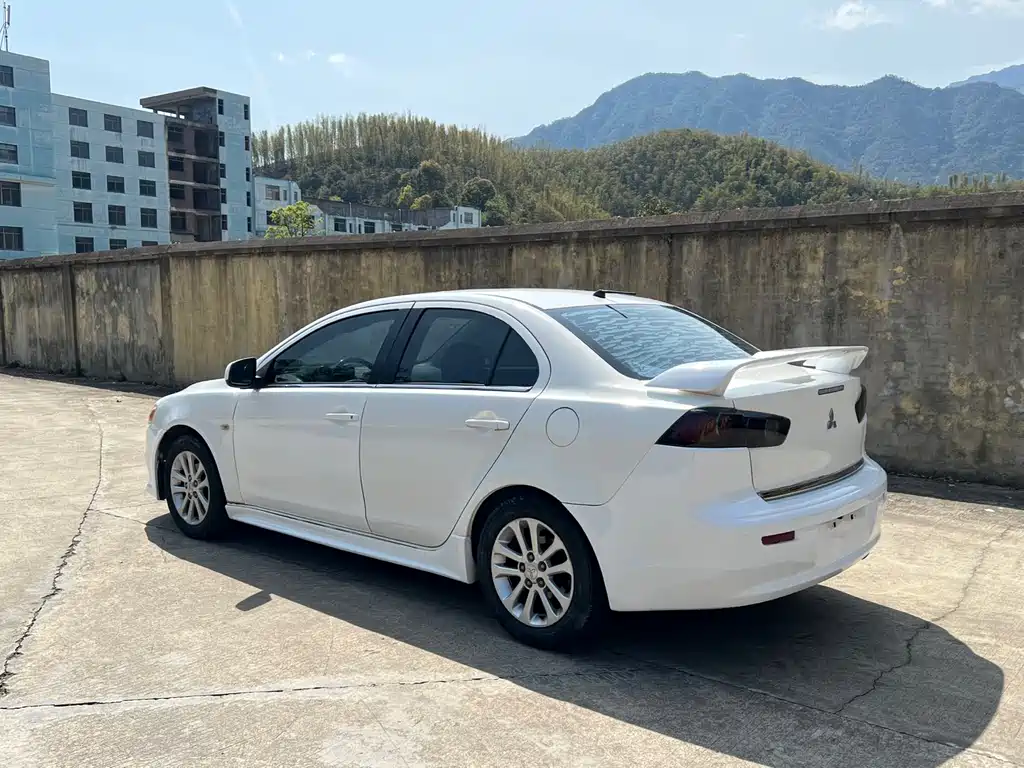 Lancer EX 翼神 2012款 贺岁版 1.8 L CVT舒适型