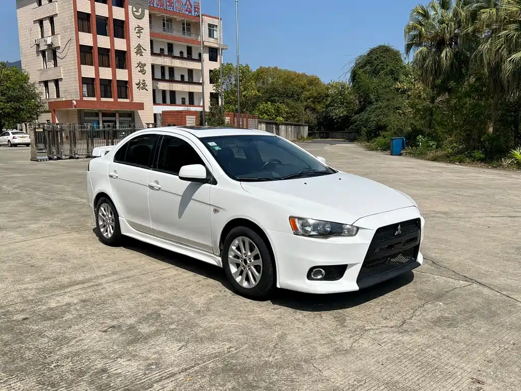 Lancer EX 翼神 2012款 贺岁版 1.8 L CVT舒适型