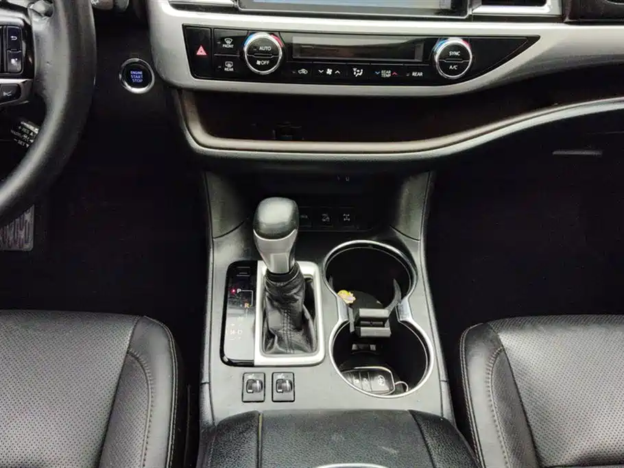 Highlander 2.0 T 4 WD Distinguished 7-seat CN-V