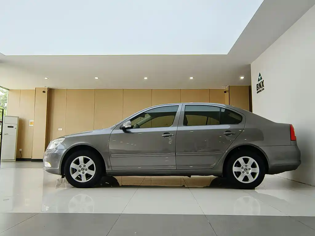 Octavia 1.6 L Auto Yijie