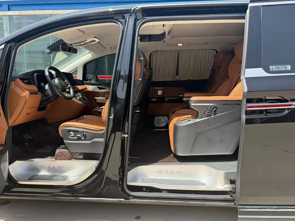 Hongqi HQ9 2.0 T Connected Flagship Enjoyment