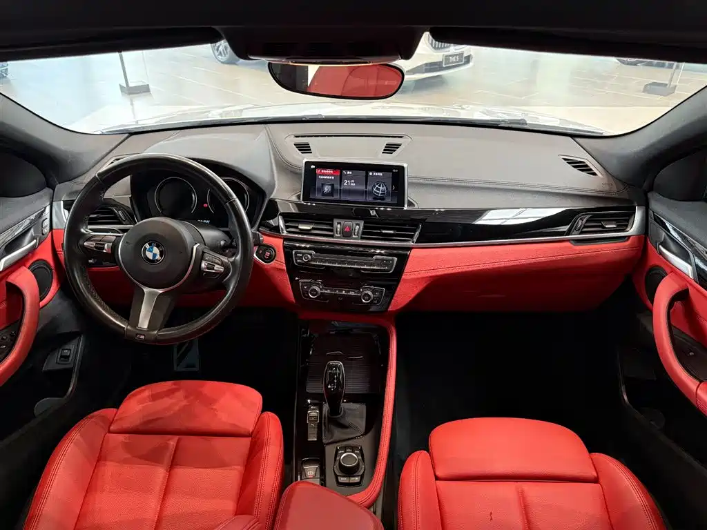 BMW X2 sDrive25 i Leading M Sport Package