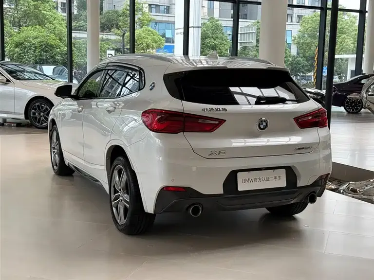 BMW X2 sDrive25 i Leading M Sport Package