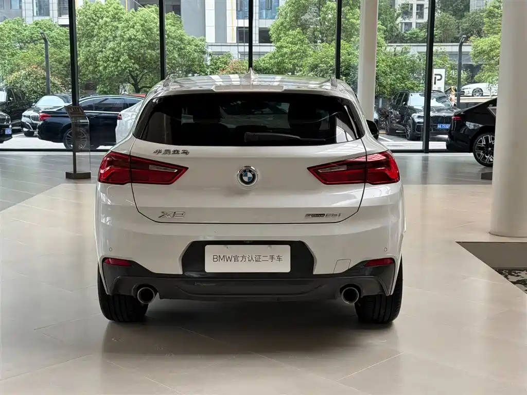 BMW X2 sDrive25 i Leading M Sport Package