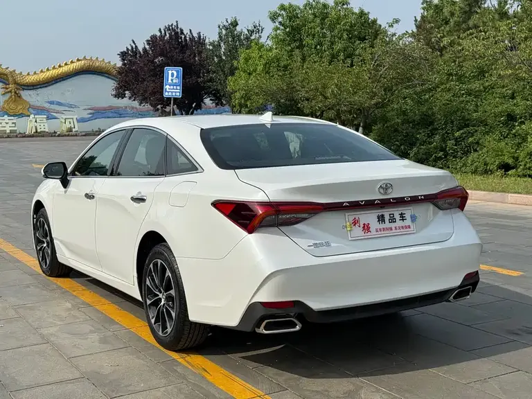 Toyota Avalon 2.0 L Luxury